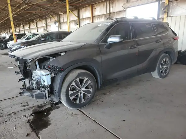 5TDHZRAH0MS038946 2021 TOYOTA HIGHLANDER - Image 1