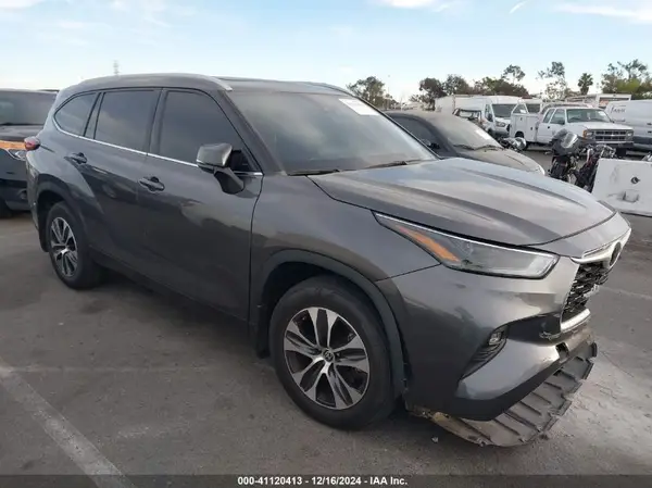 5TDHZRAH0NS103554 2022 TOYOTA HIGHLANDER - Image 1