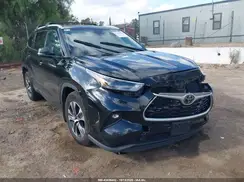 5TDHZRAH0NS121231 2022 TOYOTA HIGHLANDER