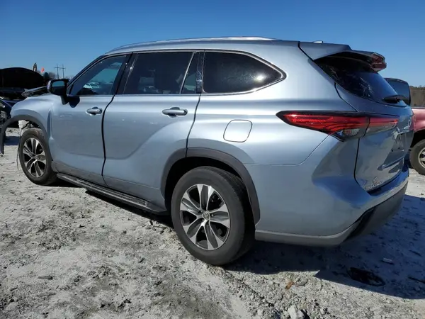 5TDHZRAH1LS011494 2020 TOYOTA HIGHLANDER - Image 2