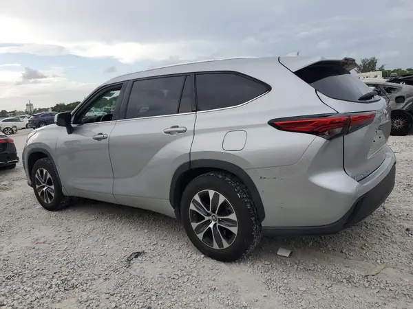 5TDHZRAH1LS511476 2020 TOYOTA HIGHLANDER - Image 2