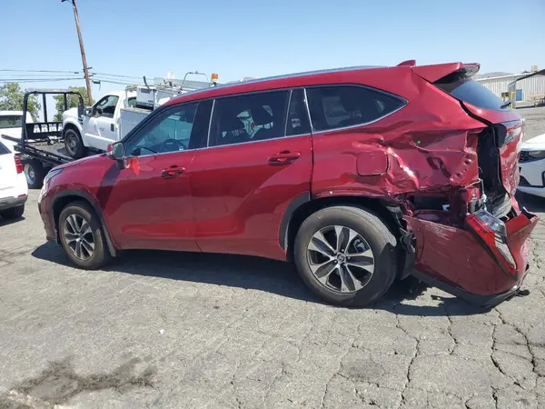 5TDHZRAH1MS032153 2021 TOYOTA HIGHLANDER - Image 2