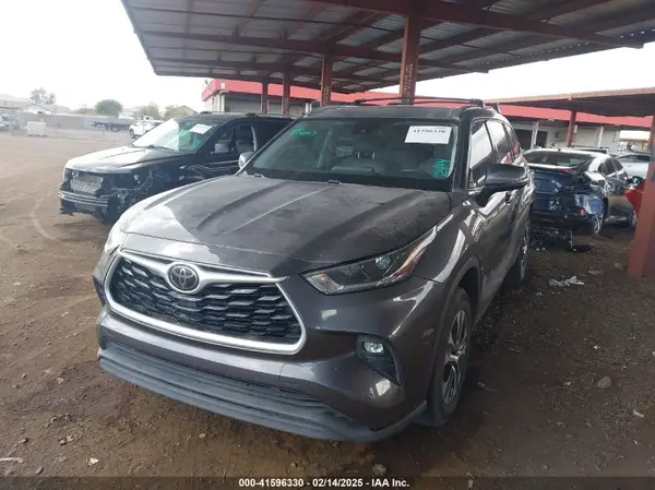 5TDHZRAH1MS522107 2021 TOYOTA HIGHLANDER - Image 2
