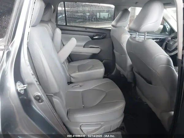 5TDHZRAH1MS522107 2021 TOYOTA HIGHLANDER - Image 8