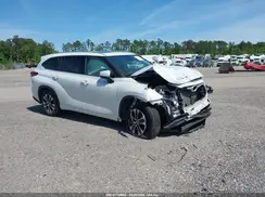5TDHZRAH1NS100453 2022 TOYOTA HIGHLANDER