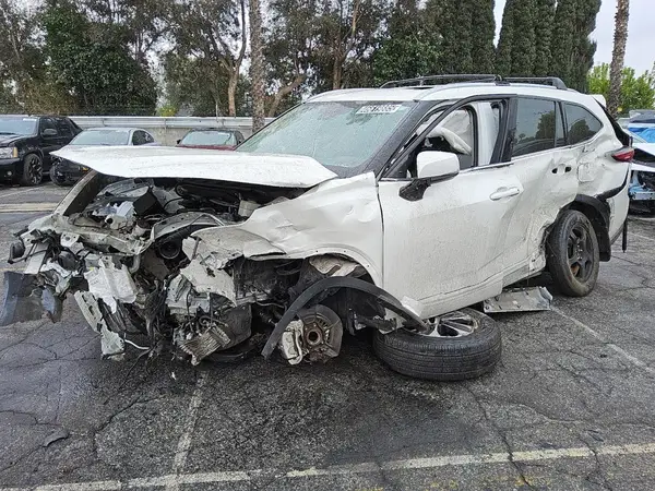 5TDHZRAH2MS527719 2021 TOYOTA HIGHLANDER - Image 1
