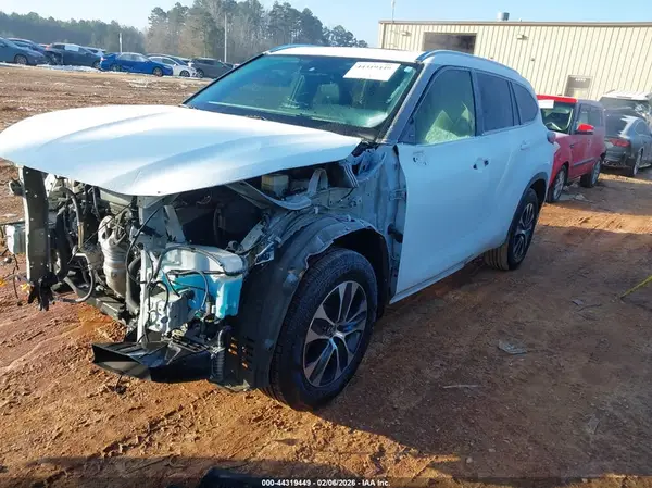 5TDHZRAH2MS528711 2021 TOYOTA HIGHLANDER - Image 2