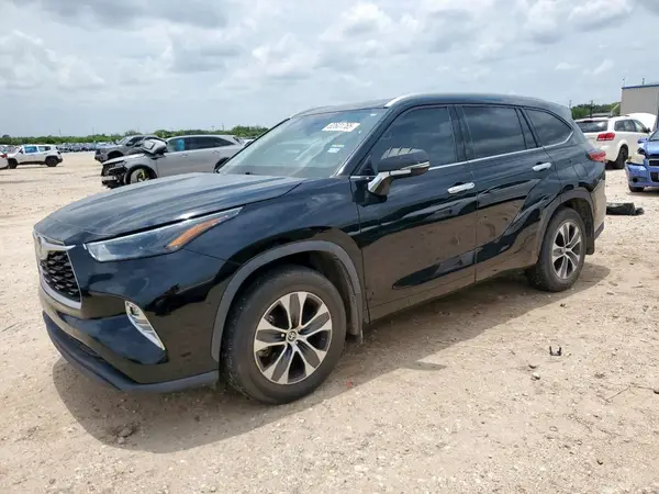 5TDHZRAH2NS545025 2022 TOYOTA HIGHLANDER - Image 1