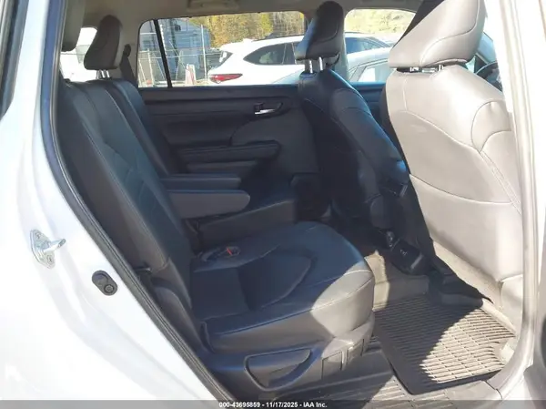 5TDHZRAH3LS508496 2020 TOYOTA HIGHLANDER - Image 8