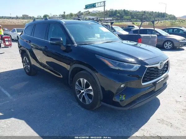 5TDHZRAH3MS048273 2021 TOYOTA HIGHLANDER - Image 1