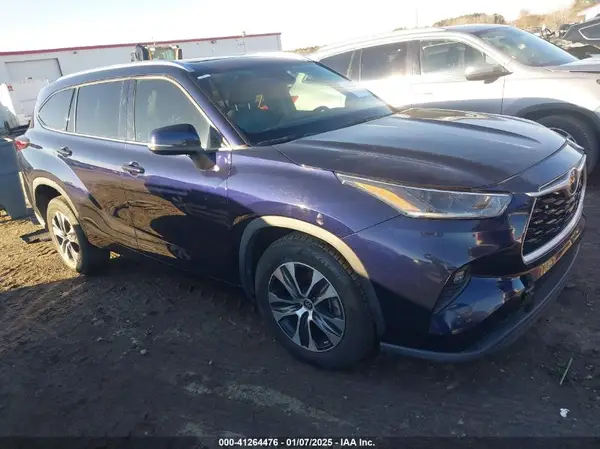 5TDHZRAH3MS083024 2021 TOYOTA HIGHLANDER - Image 1