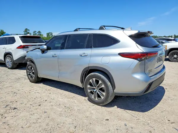 5TDHZRAH4LS511858 2020 TOYOTA HIGHLANDER - Image 2