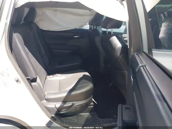 5TDHZRAH4MS033443 2021 TOYOTA HIGHLANDER - Image 8