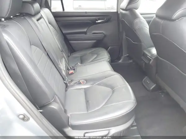 5TDHZRAH4MS066586 2021 TOYOTA HIGHLANDER - Image 8