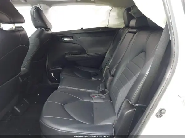 5TDHZRAH4NS130479 2022 TOYOTA HIGHLANDER - Image 8