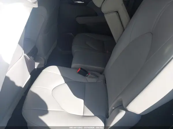 5TDHZRAH4NS546788 2022 TOYOTA HIGHLANDER - Image 8