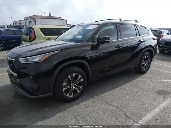 5TDHZRAH5LS003723 2020 TOYOTA HIGHLANDER - Image 2
