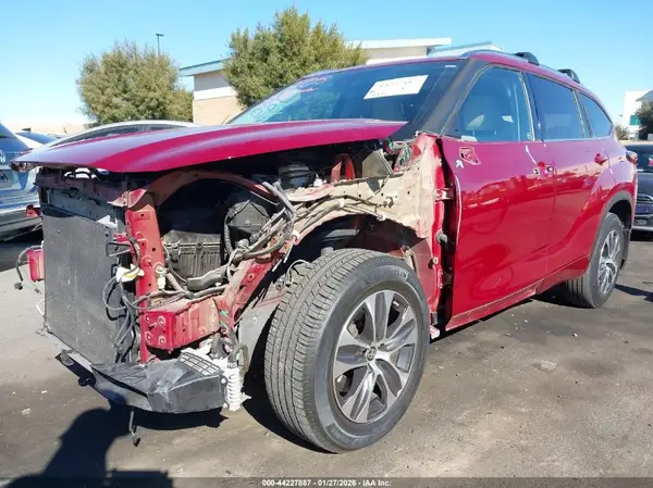 5TDHZRAH5LS511495 2020 TOYOTA HIGHLANDER - Image 2