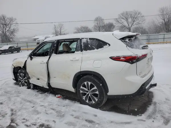 5TDHZRAH5LS512985 2020 TOYOTA HIGHLANDER - Image 2