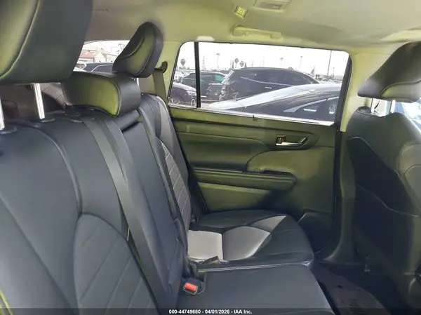 5TDHZRAH5MS086295 2021 TOYOTA HIGHLANDER - Image 8