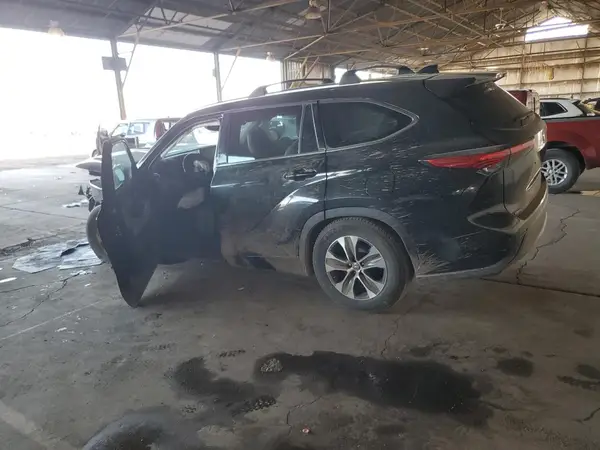 5TDHZRAH5MS537953 2021 TOYOTA HIGHLANDER - Image 2