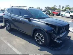 5TDHZRAH5NS136484 2022 TOYOTA HIGHLANDER