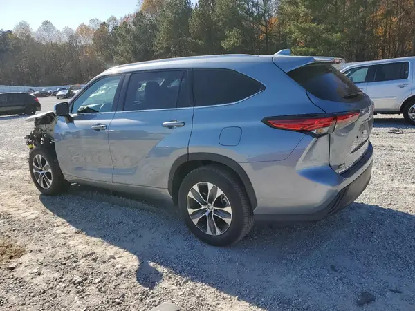 5TDHZRAH5NS141393 2022 TOYOTA HIGHLANDER - Image 2