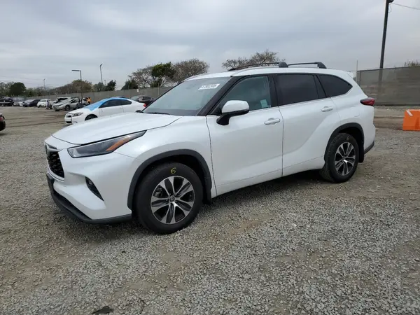 5TDHZRAH5NS549148 2022 TOYOTA HIGHLANDER - Image 1