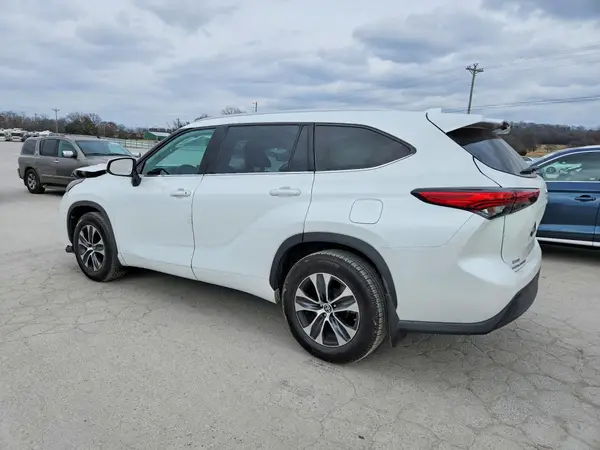 5TDHZRAH5NS553331 2022 TOYOTA HIGHLANDER - Image 2