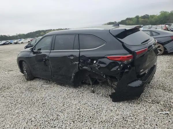 5TDHZRAH5NS555449 2022 TOYOTA HIGHLANDER - Image 2