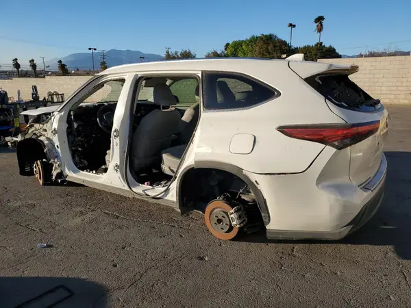 5TDHZRAH6LS012561 2020 TOYOTA HIGHLANDER - Image 2
