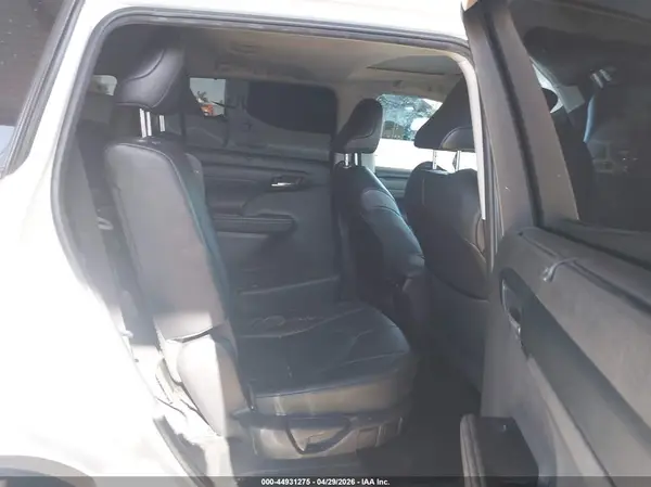 5TDHZRAH6LS501526 2020 TOYOTA HIGHLANDER - Image 8