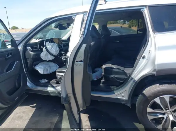 5TDHZRAH6LS510002 2020 TOYOTA HIGHLANDER - Image 8