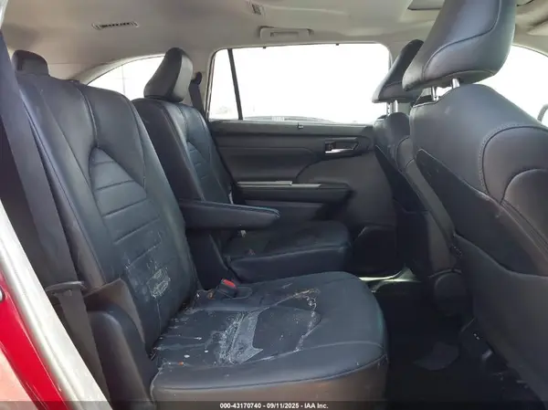 5TDHZRAH6MS048218 2021 TOYOTA HIGHLANDER - Image 8