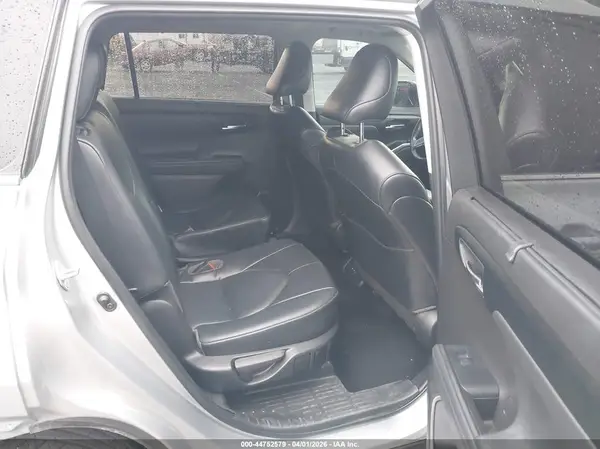 5TDHZRAH6NS120245 2022 TOYOTA HIGHLANDER - Image 8
