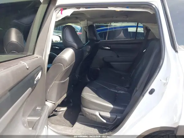 5TDHZRAH6NS555282 2022 TOYOTA HIGHLANDER - Image 8