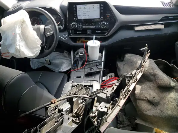 5TDHZRAH7MS078747 2021 TOYOTA HIGHLANDER - Image 8