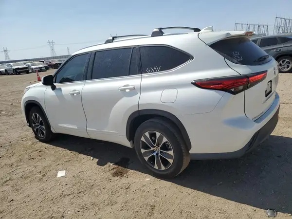 5TDHZRAH7MS530843 2021 TOYOTA HIGHLANDER - Image 2