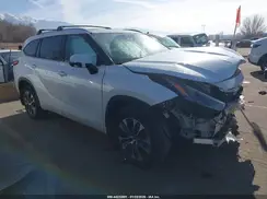 5TDHZRAH7NS091709 2022 TOYOTA HIGHLANDER
