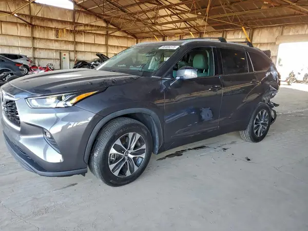 5TDHZRAH7NS139564 2022 TOYOTA HIGHLANDER - Image 1