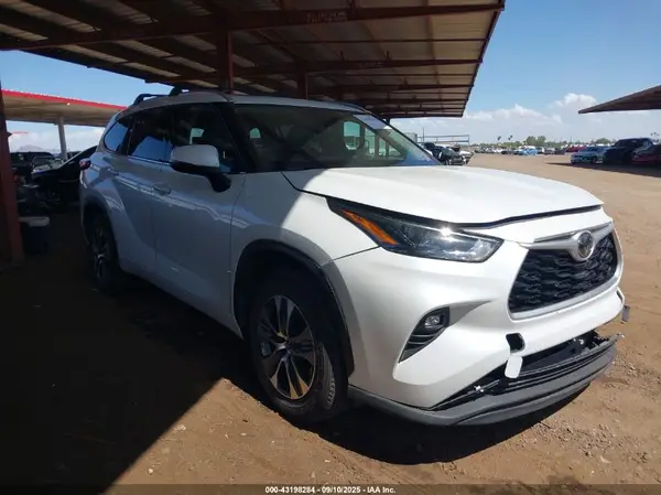 5TDHZRAH7NS547062 2022 TOYOTA HIGHLANDER - Image 1