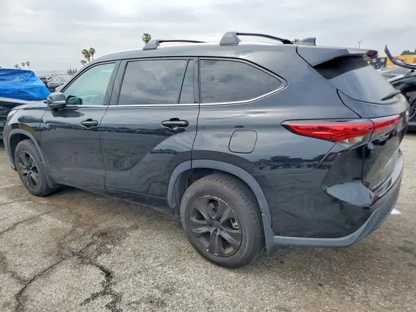 5TDHZRAH8LS510860 2020 TOYOTA HIGHLANDER - Image 2