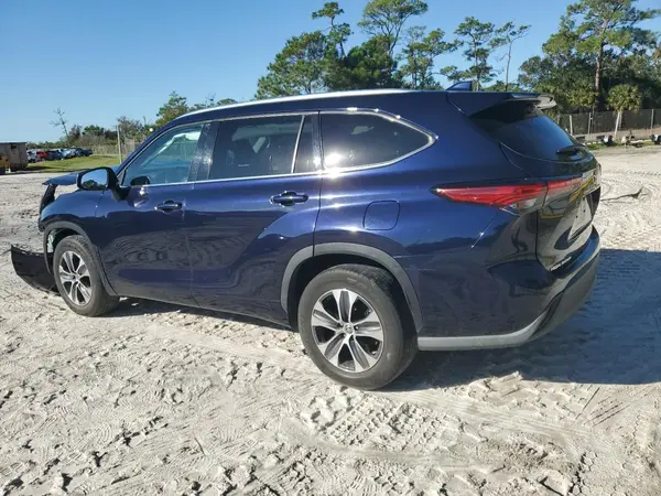 5TDHZRAH8MS052321 2021 TOYOTA HIGHLANDER - Image 2