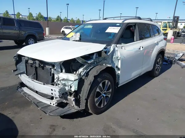 5TDHZRAH8MS056384 2021 TOYOTA HIGHLANDER - Image 2