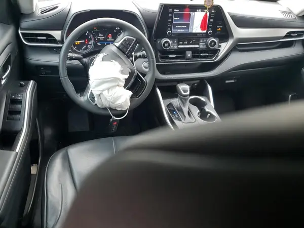 5TDHZRAH8MS088347 2021 TOYOTA HIGHLANDER - Image 8