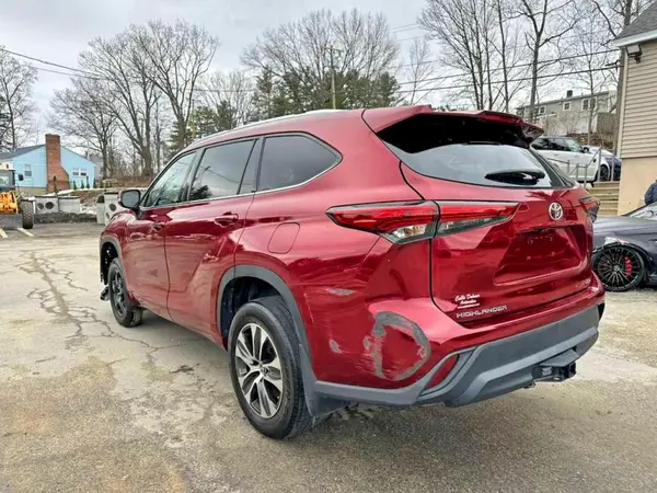 5TDHZRAH8MS520841 2021 TOYOTA HIGHLANDER - Image 2