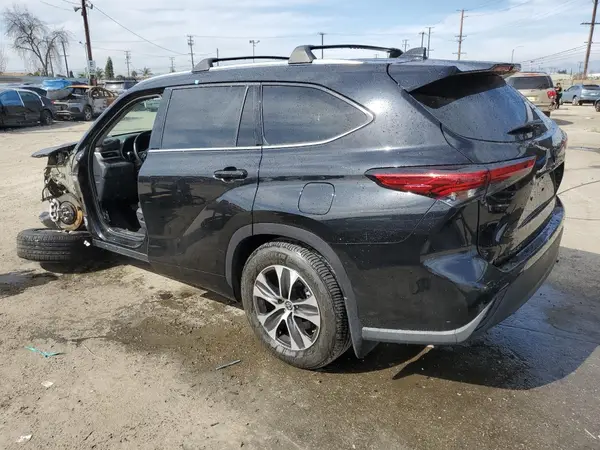 5TDHZRAH8MS532276 2021 TOYOTA HIGHLANDER - Image 2