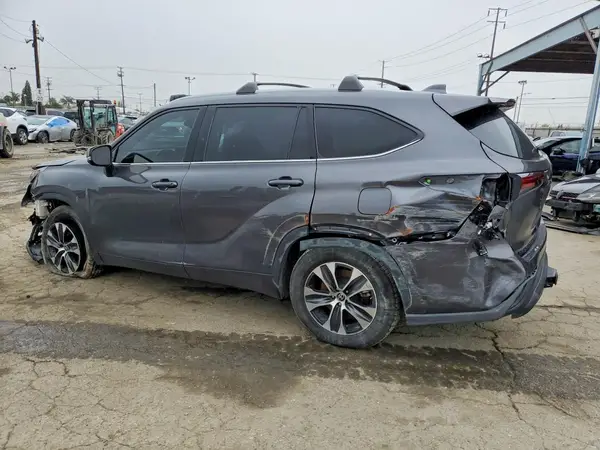 5TDHZRAH8NS131201 2022 TOYOTA HIGHLANDER - Image 2