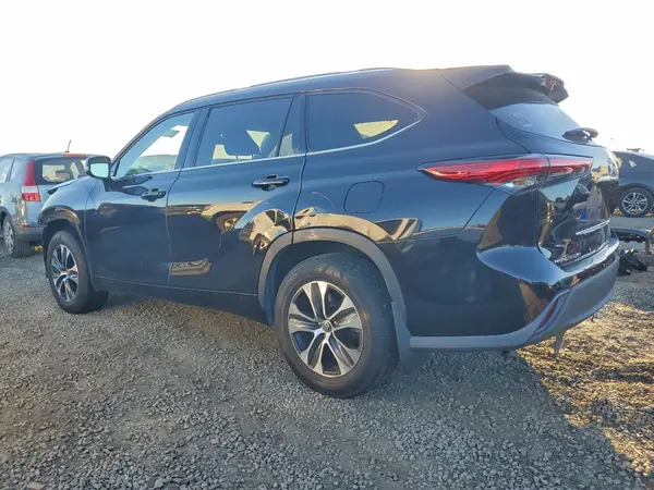 5TDHZRAH9LS014059 2020 TOYOTA HIGHLANDER - Image 2