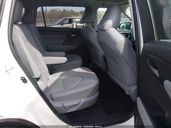 5TDHZRAH9LS028219 2020 TOYOTA HIGHLANDER - Image 8